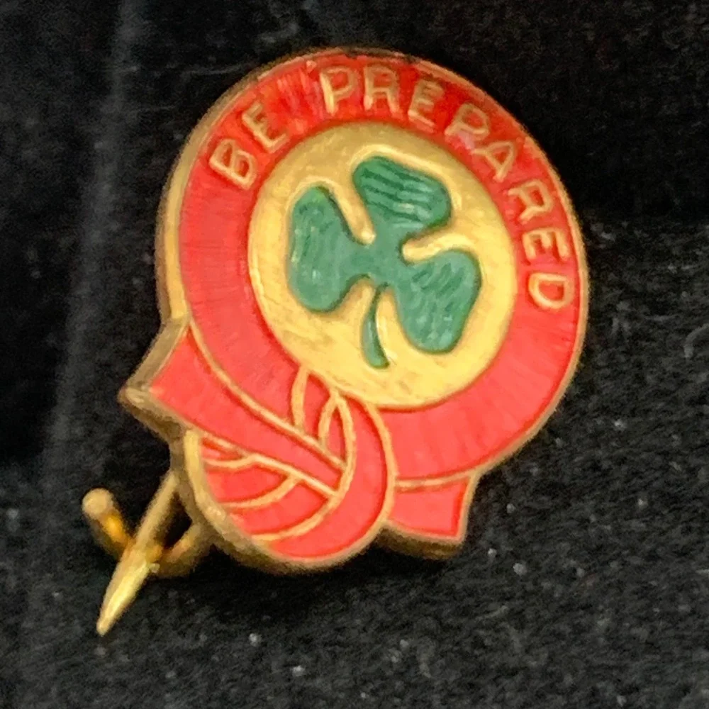 Vintage Girl Scouts Be Prepared Enamel Pin Red Green Trefoil Clover Gold Tone
